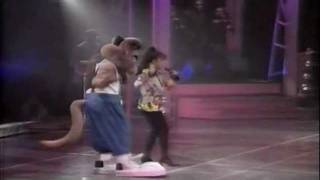 Paula Abdul - Opposites Attract (Live In Japan) (Widescreen) (HQ)
