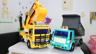 挖土機怪手和傾卸卡車｜工程車玩具 excavator\u0026Dump truck 玩具開箱｜TOY【 love TV小寶愛你笑】