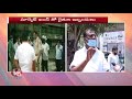 police misbehave on bjp leader at kothapet fruit market v6 telugu news