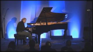 Pianist David Nevue - Live Performance of \