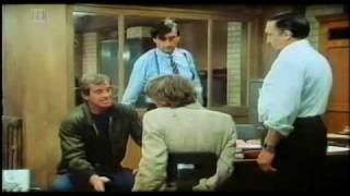 Der Außenseiter - Im Kommissariat