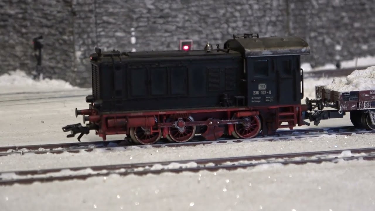 Faszinierende H0 Modelleisenbahn Anlage Im Winter Thema Mit Faller Car ...