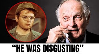 He Secretly Despised Gary Burghoff, Truth Finally Revealed”