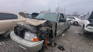 Junkyard Hoopties- Could it be a FACTORY Lowered GMC Sonoma?!