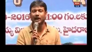 Slipper hurled at JNUSU president Kanhaiya Kumar druing his speech in Hyderabad