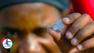 Diamond Rush in South Africa After the Discovery of Unidentified Diamond Like Stones