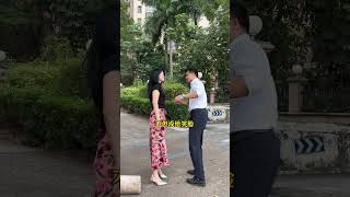 男子来接女友下班，路上堵车只了半个小时才到，被女友嫌弃。#人生#情感#劇情#shorts