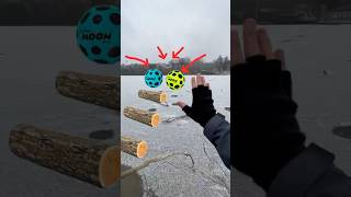 Закинули ДВА Moon Ball на ЛІД та питаємось їх дістати🥶 #gravityball #moonball #дюха #funny #ball