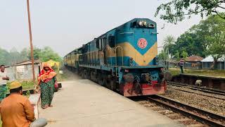 Rajshahi Bound Intercity Train Super Fast 732/Down Borendo Express Passing Raninagar Station