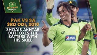 Shoaib Akhtar Outfoxes The Batters With His Skill! 🎯 | Pakistan vs South Africa 3rd ODI, 2010 | MA2A