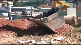 Escavadeira Hidraulica Komatsu Pc200-8 - Ano 2010