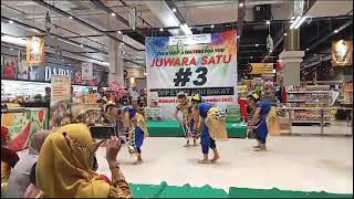 tari geger bumi wengker by gamataya dancer#transmartkediri# juara 2.