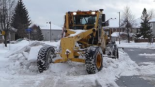 HEAVY EQUIPMENT TWO GRADER GANG Big Snowbanks Grader Gets Stuck and Unstuck Often