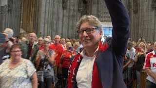 Vor erstem Heimspiel: 4000 Fans singen FC-Hymne im Kölner Dom