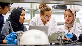 Biological Sciences at CMU-Q