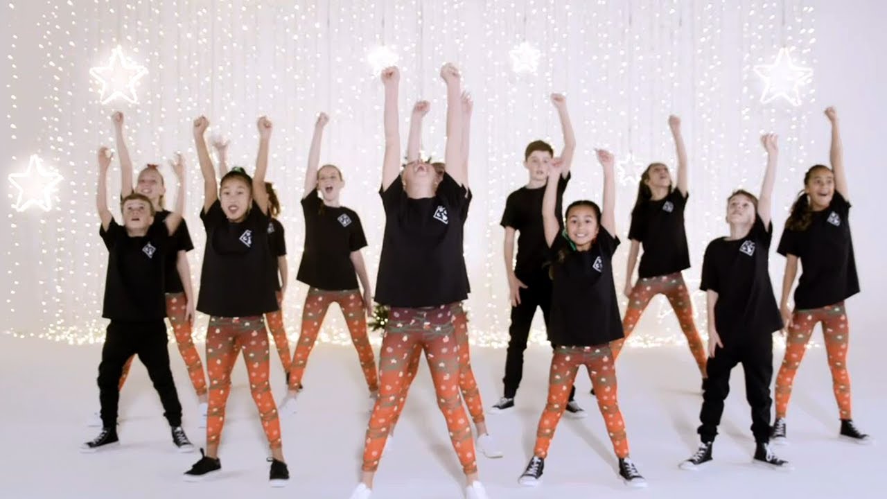 Best Christmas Dance Songs With Easy Choreography Moves