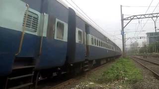 Dual Cab ED WDP4D With Matsyagandha Exp Thunders Through Kanjurmarg !!