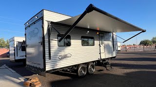 21’ CBB Toy hauler - 15’ of Cargo - Sleeps 6 - Half Ton Towable