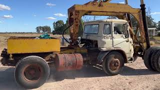 WOBBLY CRANE TRUCK