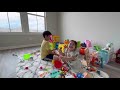 Toys time with Nicholas and Natania. Những phút giải lao tại nhà