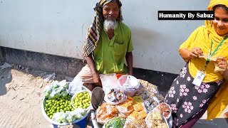 দুই মিনিটেই দোকান খালি