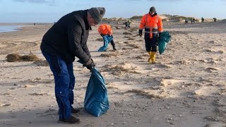 Angespülte Container-Fracht auf Borkum: \