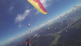 Busy race start with 120 pilots at paragliding competition