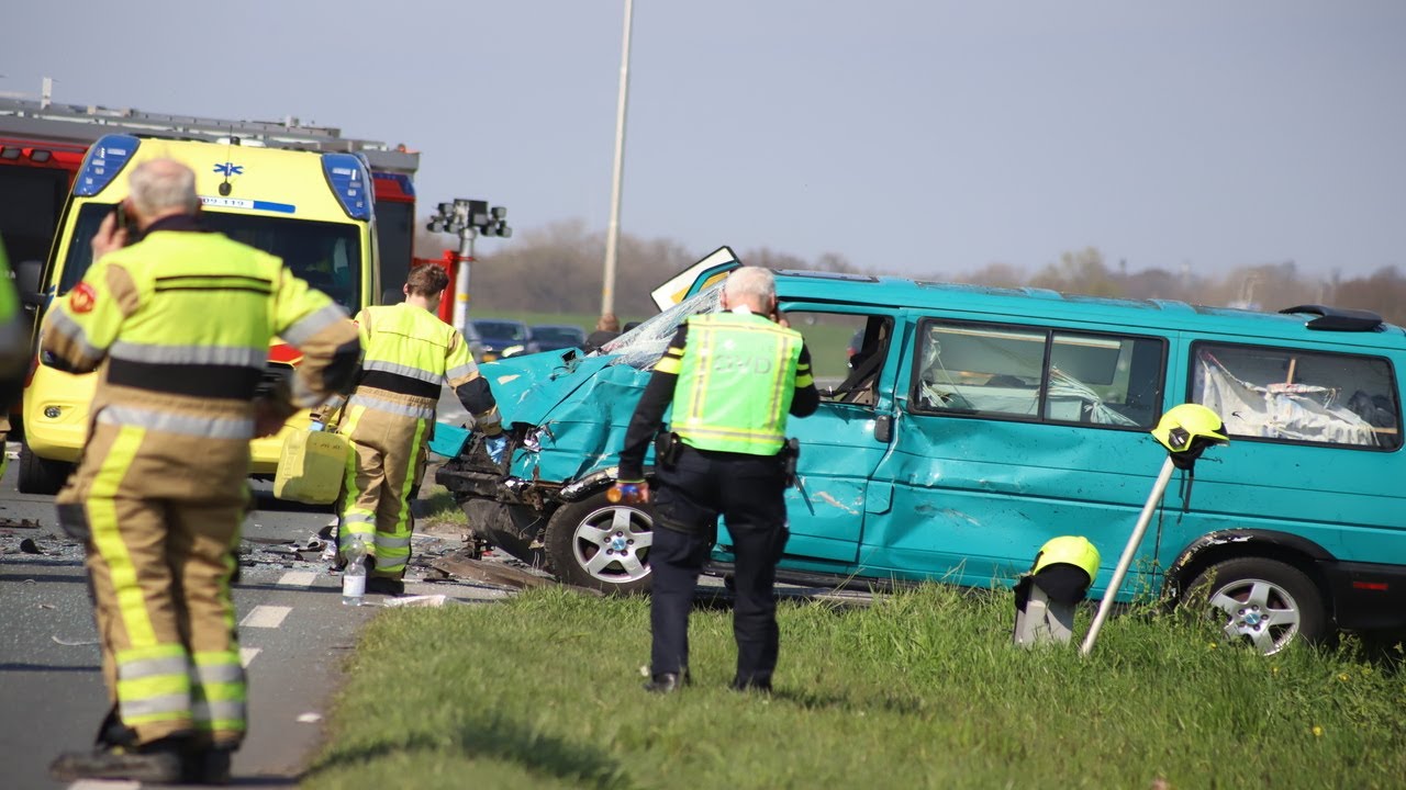 Dode En Twee Gewonden Bij Ernstig Ongeval In Vuren - YouTube