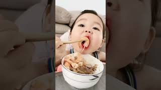 cute 🥰 baby 😍🍼 eating 🤤 eagerly 🥺 #baby #babyvideos #cutebaby #viralvideo #cute #shorts #viral