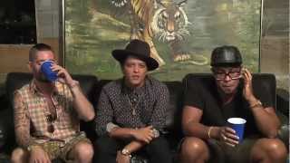Bruno Mars - Locked Out Of Heaven Single Premiere, Chat, & Google Hangout (Official Video)