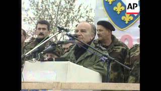 BOSNIA: BOSNIAN GOVERNMENT TROOPS PARADE THROUGH ZENICA