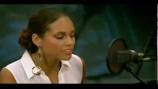 Alicia Keys - Valerie Live (by the Zutons) Amy Winehouse