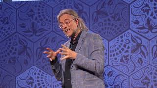 La literatura tiene el poder de la inmortalidad  | Víctor Amela | TEDxEixample