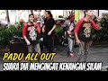 Siapa kenal abang ni,sungguh sayang dapat bawak dua lagu je,,suara memang padu