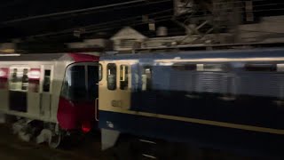 【12-881F  川崎車両出場新造甲種輸送】国鉄EF65形2067号機＋都営12-600形12-881編成が国府津駅を高速通過するシーン（8862レ・甲100）2023.12.2