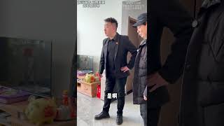 不孝女儿强占父母房子拒绝赡养老人反施Bao 崔老师现场维权！ #法律咨询 #欠钱不还 #经济纠纷 #房产纠纷 #律师事务所   抖音