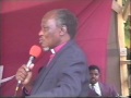 MCHUNGAJI MOSES KULOLA SALA ZA MAREHEMU HAZIKUPELEKI MBINGUNI