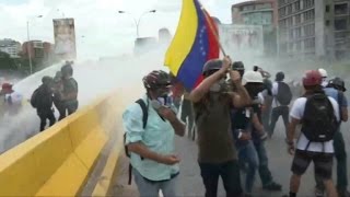 Venezuela: Fresh clashes at daily opposition protests