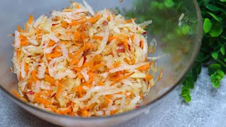 Echte Vitaminbombe! Dieser Salat stärkt Immunsystem: Daikon Möhren Apfel Salat Rezept mit Essig Öl