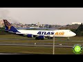 IMPRESSIONANTE COMO O BOEING 747 ATLAS AIR É GIGANTE VISTO DE PERTINHO NO AEROPORTO DE GUARULHOS