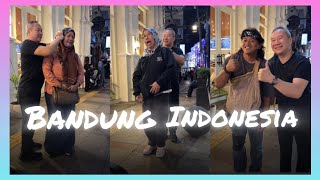 Indonesian Bandung fans Chris Leong who are lucky to meet on the street