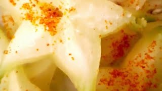 Spicy Star Fruit : Carambola: A Tangy Twist with Salt and Chili:Chinese Gooseberry🤤🤤#shorts#viral