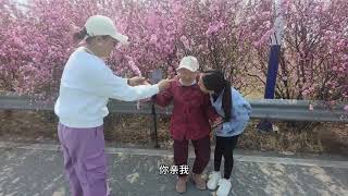 尼泊尔媳妇带88岁中国婆婆去什么地方拍照之后吃点饺子，兴奋了！