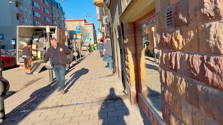 Stockholm Walks: Hagagatan. Ordinary city street in February.