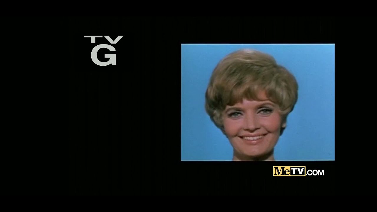 The Brady Bunch Intro (Season 1) - YouTube