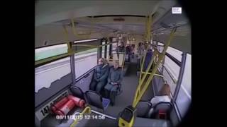 Wypadek autobusu w Moskwie. Różnice pomiędzy jazdą przodem a tyłem do kierunku ruchu.