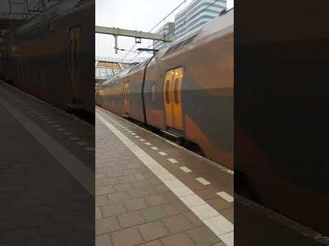 NS VIRMm 8651 Komt Aan Op Het Station Van Arnhem Centraal - YouTube