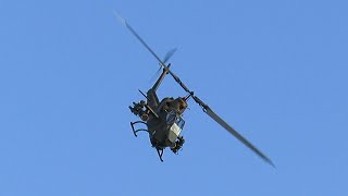 AH-1S  帰投前のサービス飛行  岐阜基地航空祭2016