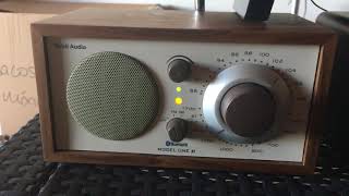 Tivoli Áudio Model One BT, Sangean WR11, Crosley Ranchero.