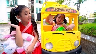 MINA Play With School Bus Toys Kids!! | Mina ToysReview